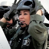 Dulu Pramugari, Istri ke-4 Raja Thailand Kini Latihan Jadi Pilot Jet Tempur