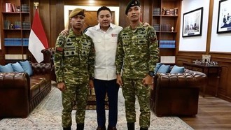 Seskab Apresiasi 2 Prajurit TNI yang Kibarkan Merah Putih di Aceh