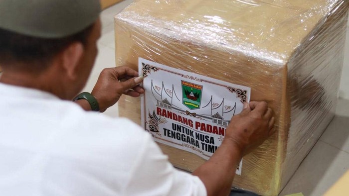Sumbar Kirim 1,6 Ton Rendang ke NTT
