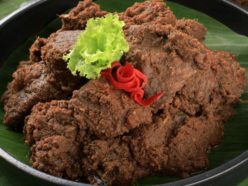 Sumbar Kirim 1,6 Ton Rendang ke NTT