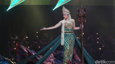 Yura Yunita Sang Nyi Roro Kidul Terbang Setinggi 10 Meter hingga Naik Naga