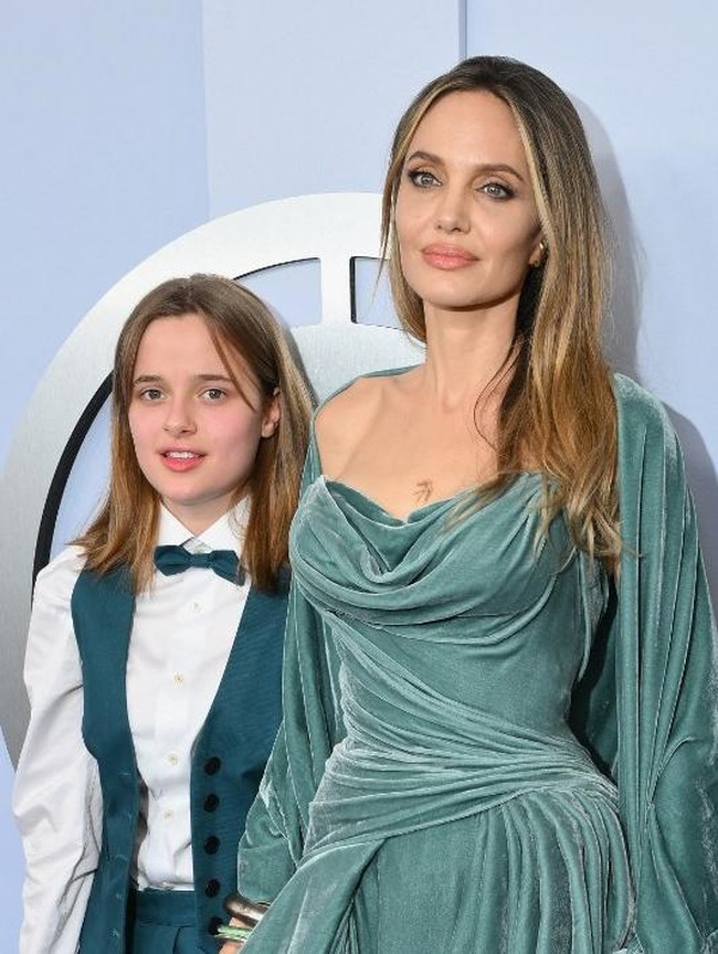 Ini Deretan Anak Jolie yang Buang Nama Brad Pitt, Terbaru Si Bungsu Vivienne!