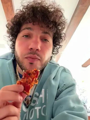 Benny Blanco Diet Cuma Makan Pizza Benny Blanco Diet Cuma Makan Pizza