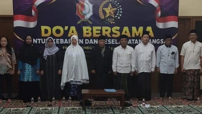Doa Lintas Agama, Ratusan Warga Bojonegoro Doakan Prabowo