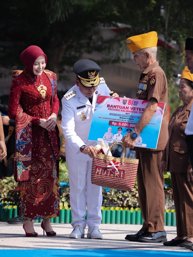 Sosok Thisia dikenal dalam dunia kontes kecantikan dan modelling. Dia pernah meraih gelar Putri Nusantara 2019, Putri Pariwisata Kalimantan Tengah 2020 dan Putri Pariwisata Photogenic 2020. Foto: Dok. Instagram @thisia.halijam.