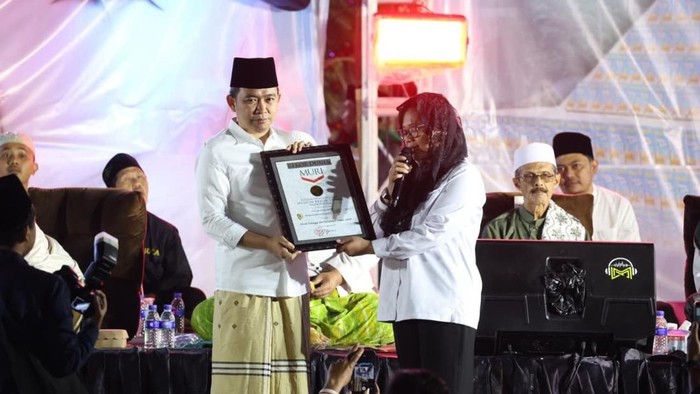 Kirab Ancak Agung Jember Pecahkan 2 Rekor MURI
