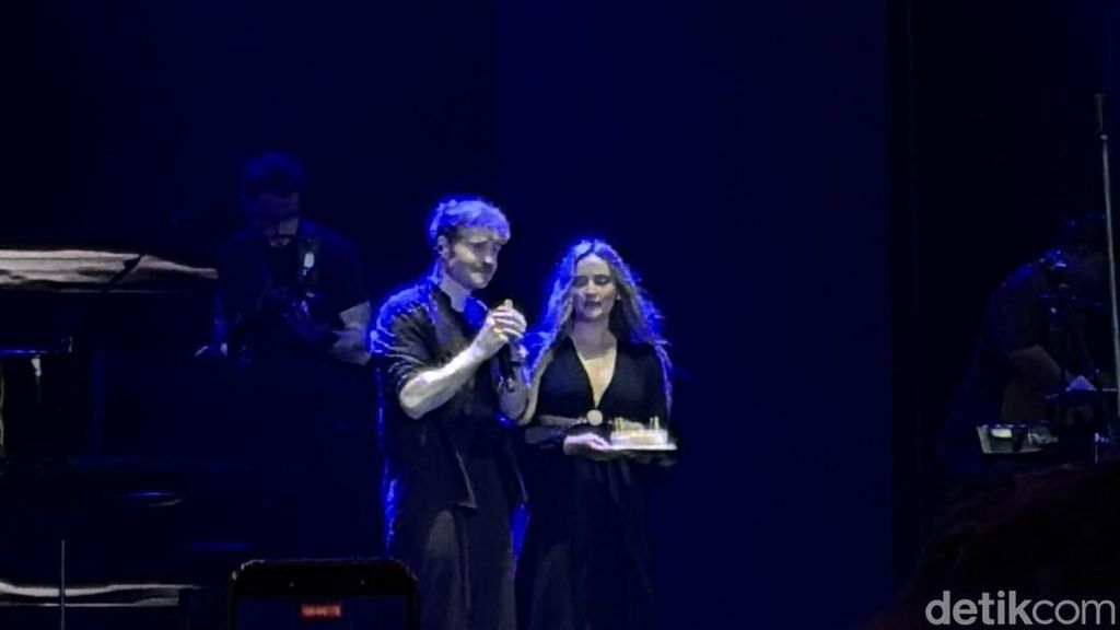 Video: Momen Vokalis Kodaline Rayakan Ultah di Lalala Fest 2026
