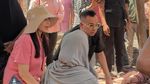 Lagi Ada di Lombok, Nagita dan Raffi Ahmad Kasih Bantuan ke Kampung Adat Sade