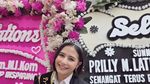 Hobi Kulineran! Prilly Latuconsina Cicip Steak hingga Masak Udang Bakar Jimbaran