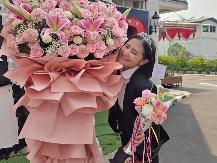 Prilly Latuconsica Suka Balas Utas di Threads: Nomor HP Aku Sebar Sendiri