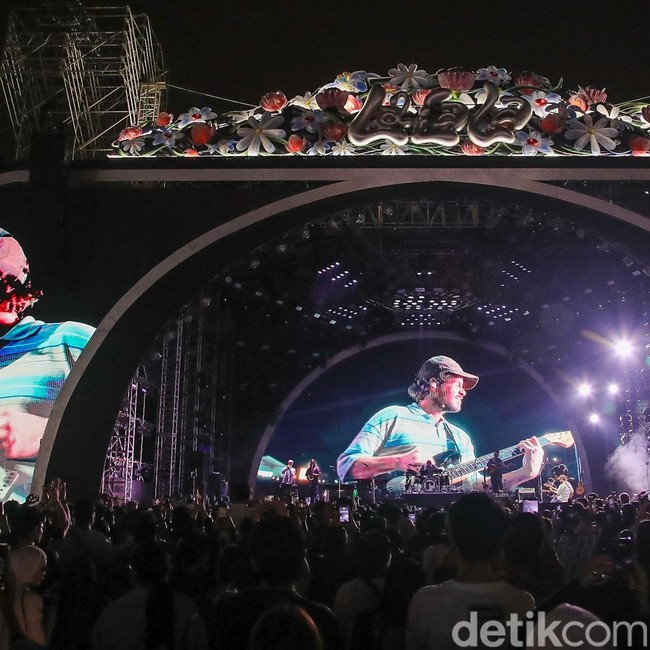 Rex Orange County Tutup Hari Pertama LaLaLa Fest Dengan Kolaborasi Bersama Matt Maltese