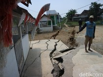Muncul Retakan Tanah Buntut Sungai Silugonggo Pati Asat, Punden Mbah Sati Rusak