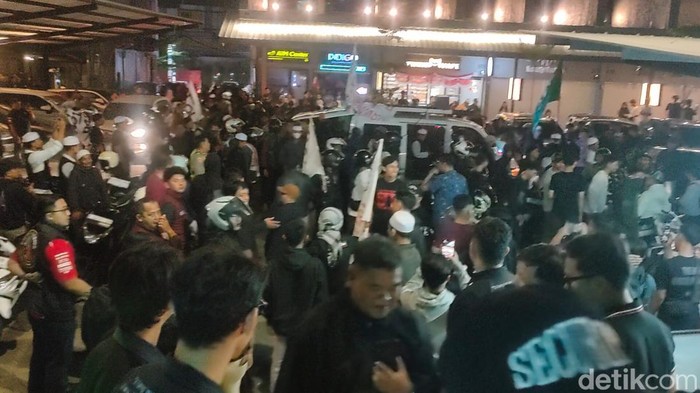 Sweeping cafe dan tempat hiburan malam di Cianjur