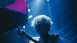 Rahasia di Balik Lagu Hipdut ala Tenxi