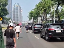 Video: Viral Iring-iringan Mobil Pelat Nomor ZZ Terobos Area CFD Jakarta