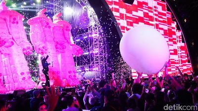 Balon Raksasa hingga Aksi Nyentrik Wayne Coyne Ramaikan LaLaLa Festival