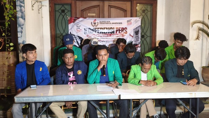 Aliansi BEM Persatuan se-DKI Jakarta merespons rencana aksi yang akan dilakukan oleh Aliansi Masyarakat Pati Bersatu (AMPB) di depan gedung DPR/MPR/DPD RI pada 27 Agustus.