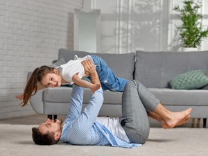 Studi Ungkap Kesejahteraan Hidup Saat Dewasa Dipengaruhi Kebahagiaan Masa Kecil