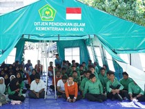 Kemenag Bantu Madrasah di NTT, Salurkan School Kit dan Ruang Belajar Sementara