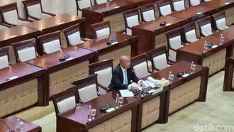DPR Sahkan Sarjito Jadi Kepala Pengawas Bursa Mineral OJK