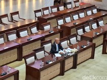 DPR Sahkan Sarjito Jadi Kepala Pengawas Bursa Mineral OJK
