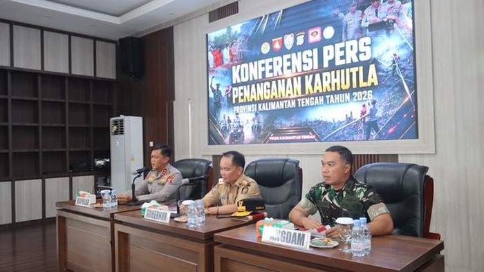 Gubernur Kalteng Agustiar Sabran dalam konpers karhutla. (Humas Polda Kalteng)