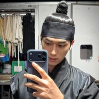 Kasus ini mencuat di tengah popularitas Hong Min Gi sebagai bintang drama Korea Doctor On The Edge. Aktor 24 tahun ini juga mencuri perhatian fans di drama Korea Crushology 101 dan To My Beloved Thief. Foto: dok. Instagram @minggi._.jeok