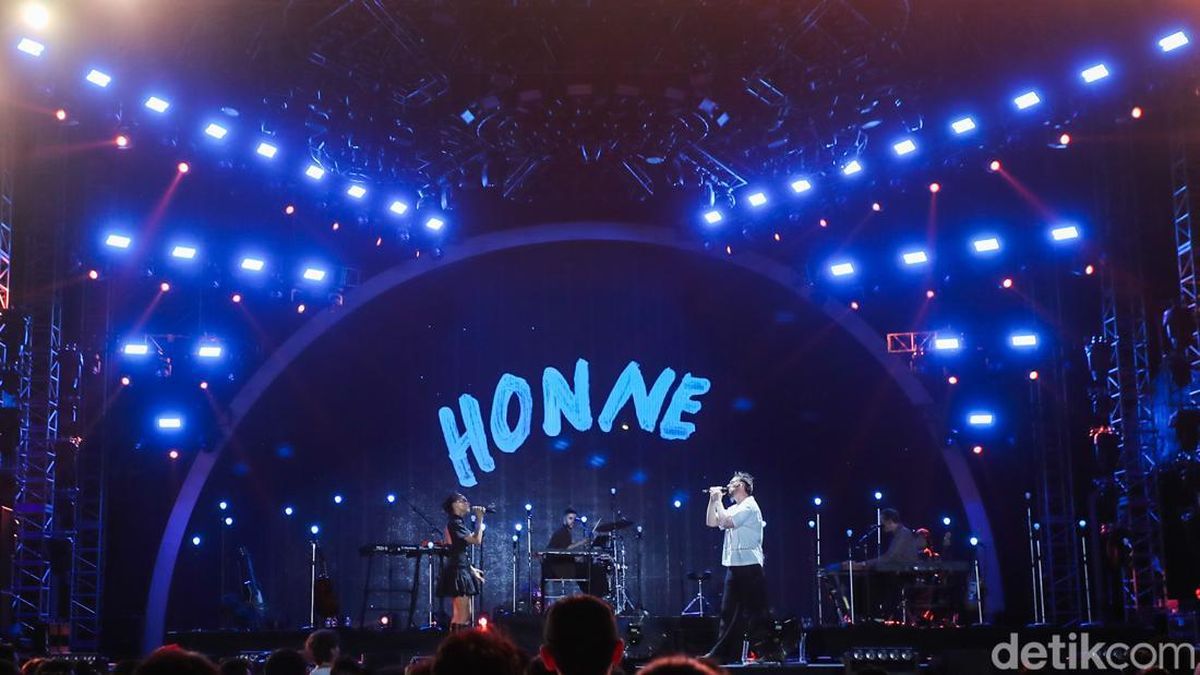 slot anti rungkad HONNE Rayakan Satu Dekade Perjalanan Musik di LaLaLa Festival 2026