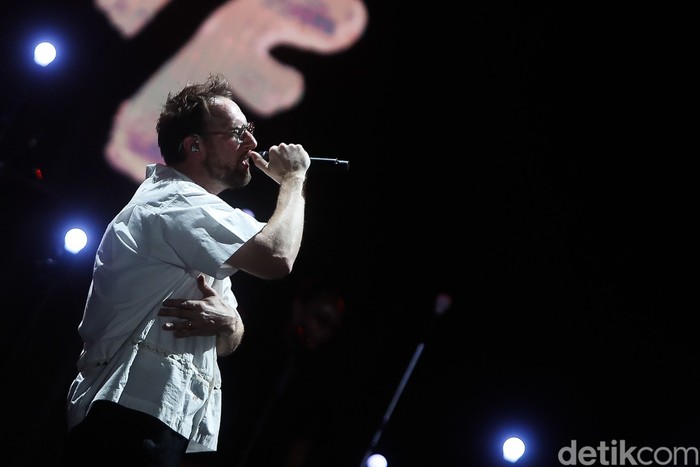 Satu dekade perjalanan musik HONNE terasa istimewa saat duo asal Inggris tersebut tampil di LaLaLa Festival 2026 di JIEXPO Kemayoran, Jakarta, Minggu (23/8/2026).

Andy Clutterbuck dan James Hatcher kembali menyapa penggemar Indonesia dalam festival musik tersebut setelah terakhir kali tampil di LaLaLa Festival pada 2019.