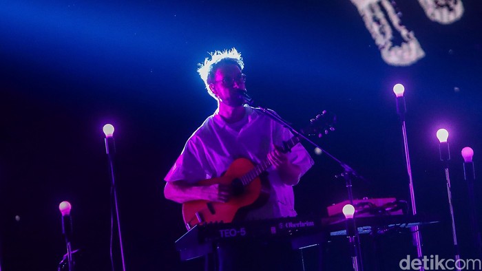 Satu dekade perjalanan musik HONNE terasa istimewa saat duo asal Inggris tersebut tampil di LaLaLa Festival 2026 di JIEXPO Kemayoran, Jakarta, Minggu (23/8/2026).

Andy Clutterbuck dan James Hatcher kembali menyapa penggemar Indonesia dalam festival musik tersebut setelah terakhir kali tampil di LaLaLa Festival pada 2019.