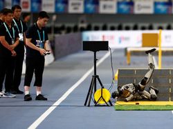 Jatuh Bangun di Lintasan, Robot Humanoid Berlaga di Beijing 2026
