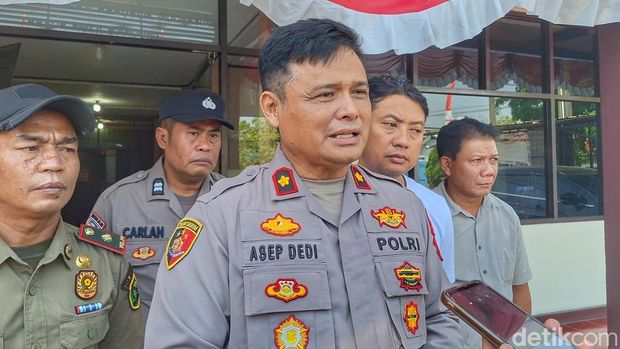 Kapolsek Pameungpeuk Kompol Asep Dedi saat wawancara bersama awak media, Senin (24/8/2026) Kapolsek Pameungpeuk Kompol Asep Dedi saat wawancara bersama awak media, Senin (24/8/2026)