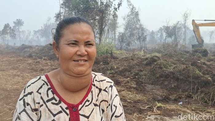 Warga di Kampar, Nurhayati saat ditemui di lokasi