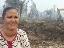 Rumah Dikepung Asap Karhutla, Usaha Kerupuk Lansia di Kampar sampai Tutup