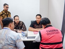 Kejagung Limpahkan Eks Anggota Ombudsman Yeka Hendra ke Kejari Jakpus
