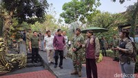 Hendropriyono Jamu KSAL dan Agum Gumelar di Kraton Majapahit