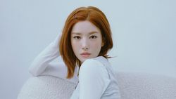 POV Ditatap Kwon Eun Bi