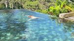 Life After Breakup? Lee Jong Suk Pacu Adrenalin hingga Santai di Bali