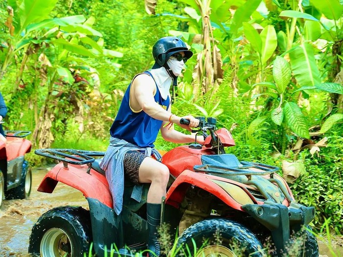 Lee Jong Suk di Bali