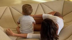 Momen Manis Hailey Bieber Rayakan Ultah ke-2 Jack