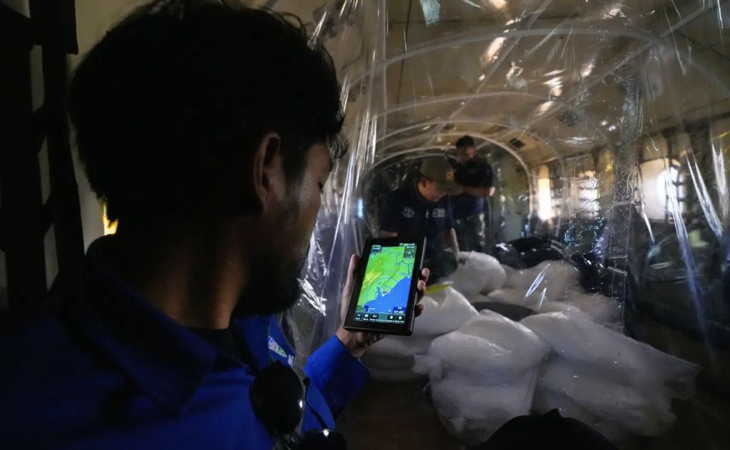 Otorita IKN bersama TNI Angkatan Udara, BMKG, BPBD, dan sejumlah instansi terkait melaksanakan Operasi Modifikasi Cuaca (OMC) di wilayah Kalimantan Timur dan Ibu Kota Nusantara, Sabtu (22/8/2026). (Dok. Humas OIKN via Thread/ikn_id)