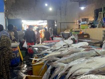 Harga Ikan di Pasar Pabean Surabaya Naik