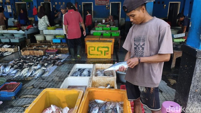 Pedagang di Pasar Ikan Lingkar Timur Sidoarjo