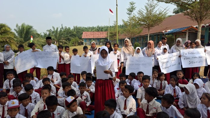 Pelajar SD di Batang Hari curhat ke Presiden Prabowo gegara lahan sekolah bakal disegel