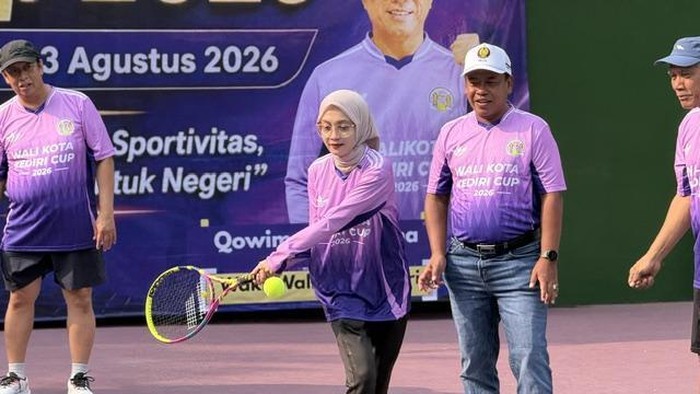 Vinanda Prameswati membuka turnamen Tenis Wali Kota Kediri Cup