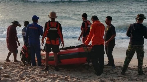 Proses evakuasi korban Jibrael Cize yang ditemukan meninggal dunia, Senin (24/8/2026).