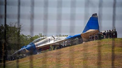 Pesawat Tempur Sukhoi Tergelincir di Bandara Sultan Hasanuddin