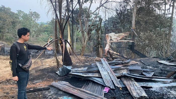 Polisi melakukan olah TKP tempat penampungan BBM ilegal di Batang Hari, Jambi