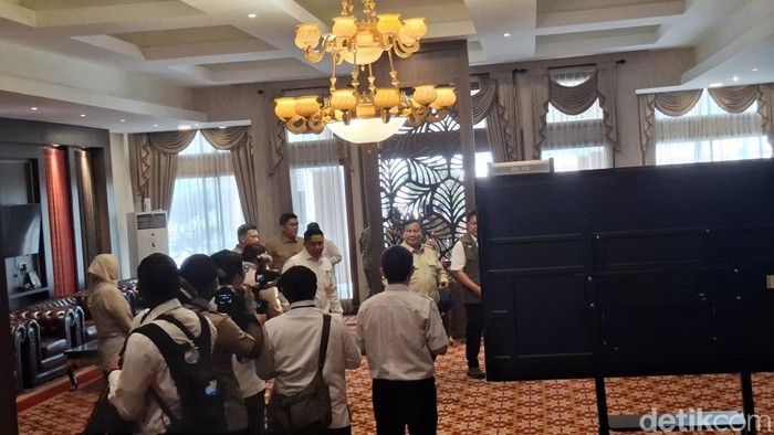 Prabowo bertolak ke Palembang (Rolando Fransiscus Sihombing/detikcom)