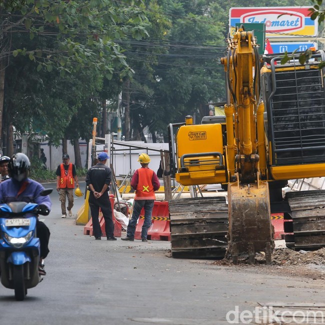 Proyek Pengendali Banjir di Karang Tengah Ditarget Rampung Desember
